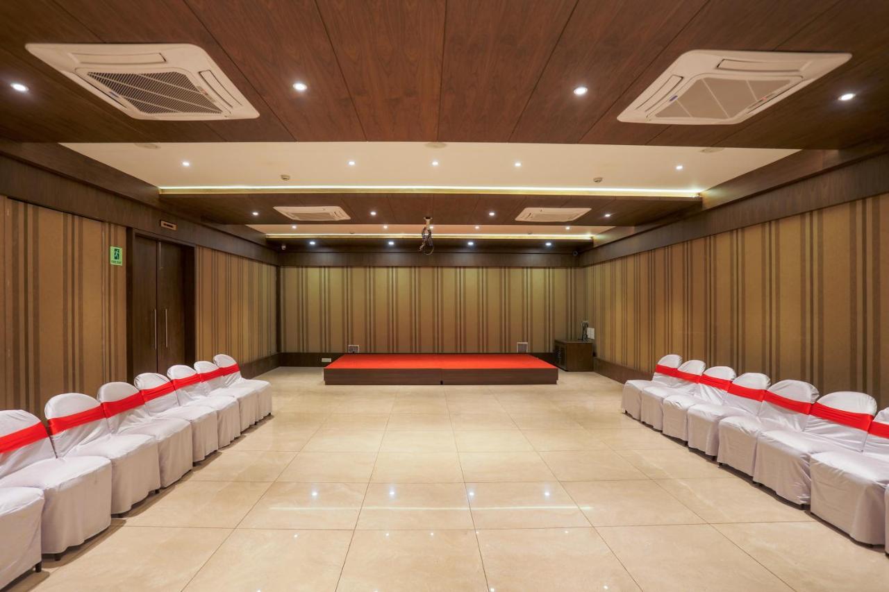 Hotel Kavery Radźkot Zewnętrze zdjęcie