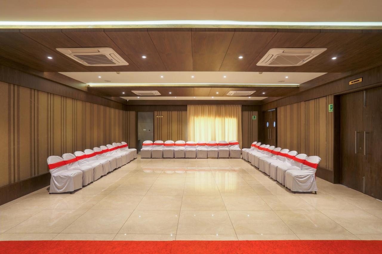 Hotel Kavery Radźkot Zewnętrze zdjęcie