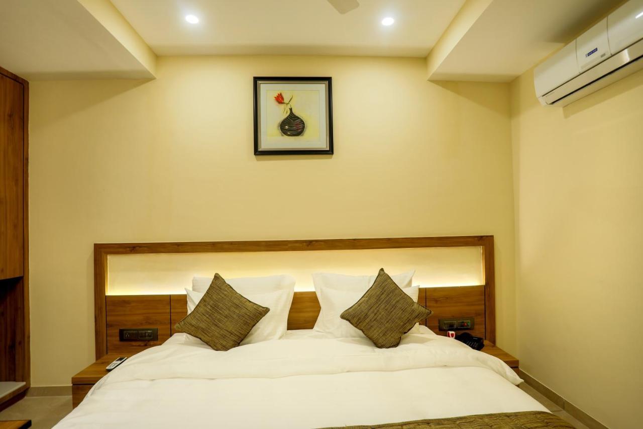 Hotel Kavery Radźkot Zewnętrze zdjęcie
