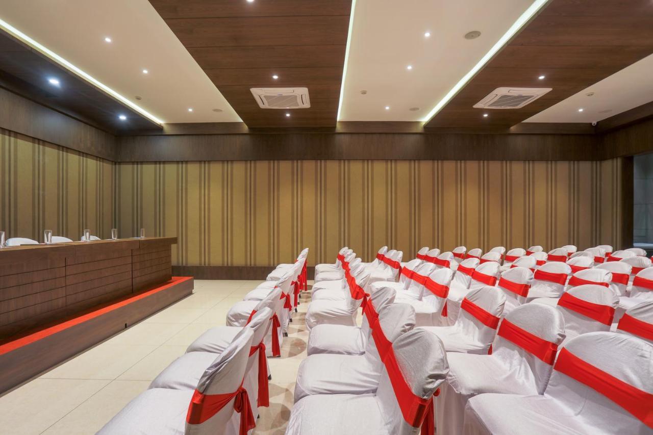 Hotel Kavery Radźkot Zewnętrze zdjęcie