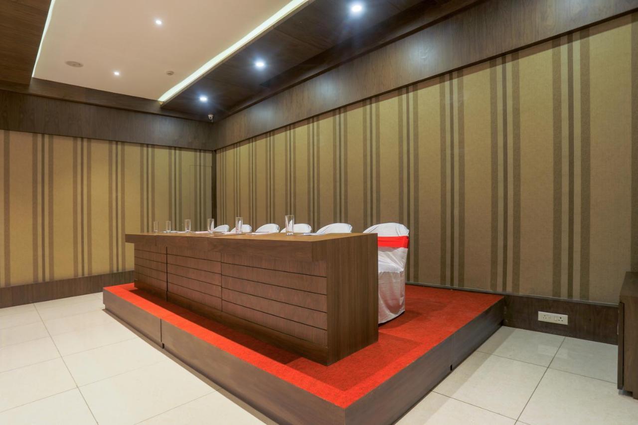 Hotel Kavery Radźkot Zewnętrze zdjęcie
