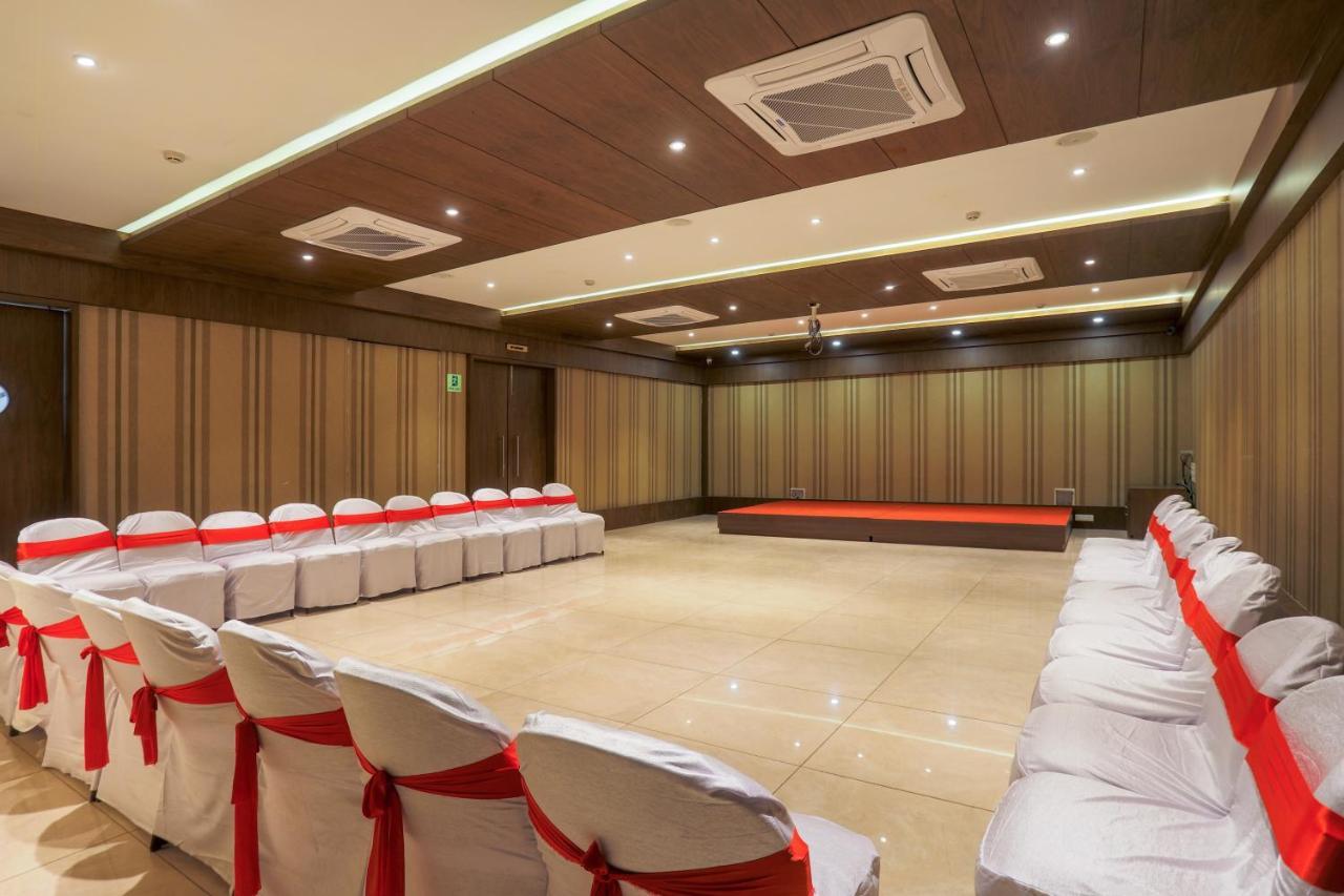 Hotel Kavery Radźkot Zewnętrze zdjęcie