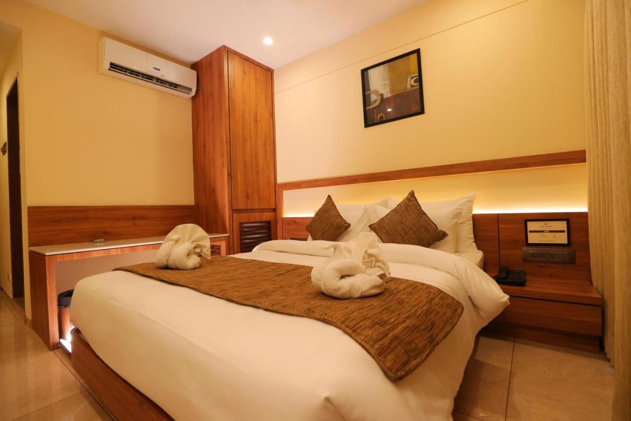 Hotel Kavery Radźkot Zewnętrze zdjęcie