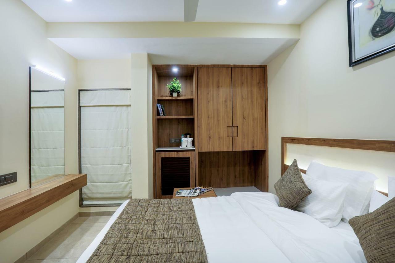 Hotel Kavery Radźkot Zewnętrze zdjęcie