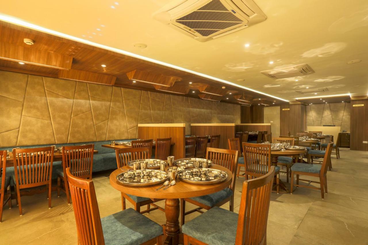 Hotel Kavery Radźkot Zewnętrze zdjęcie