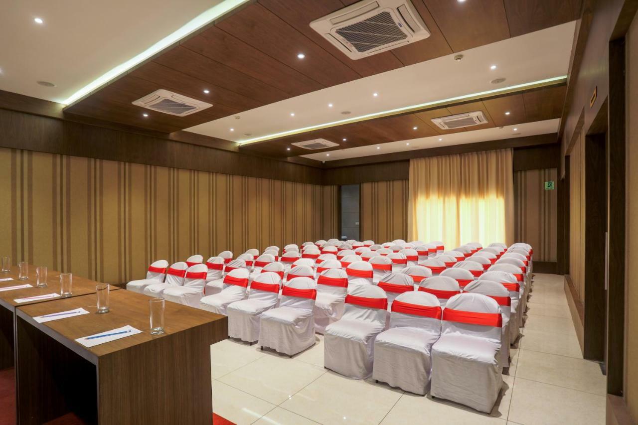 Hotel Kavery Radźkot Zewnętrze zdjęcie