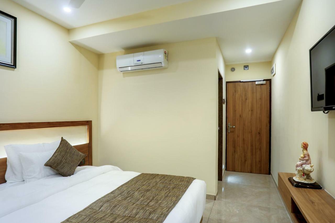 Hotel Kavery Radźkot Zewnętrze zdjęcie